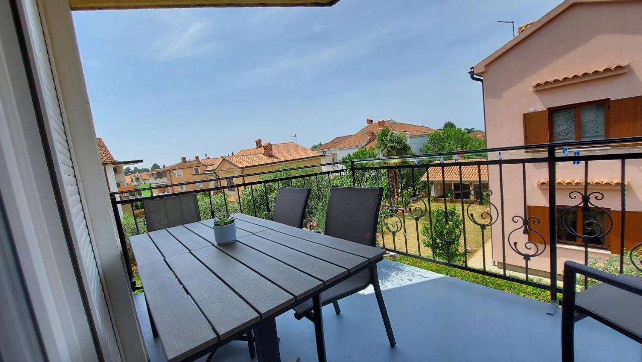 Apartments Kivi Novigrad Istria Exteriör bild