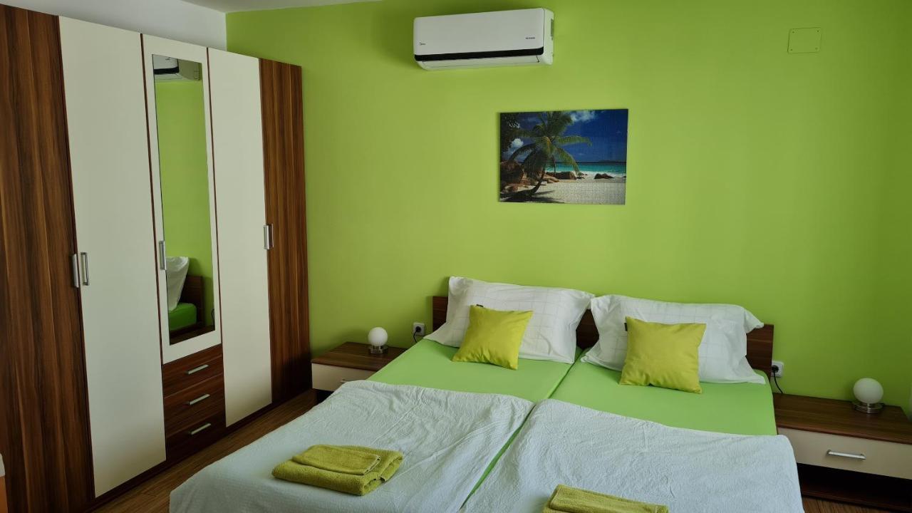 Apartments Kivi Novigrad Istria Rum bild